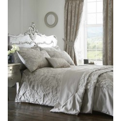 Howard Duvet Set